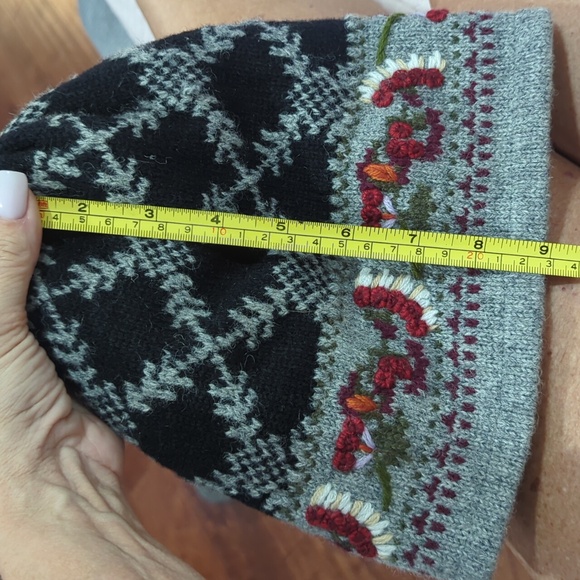 NWOT WOOLRICH WOOL BLEND BEANIE/KNIT CAP - Picture 3 of 7